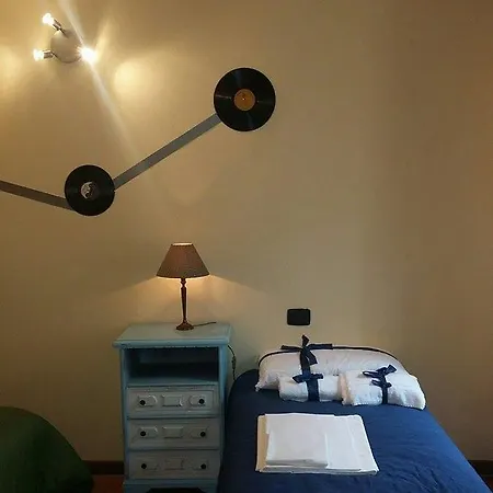 Mantua Hostal ホステル *